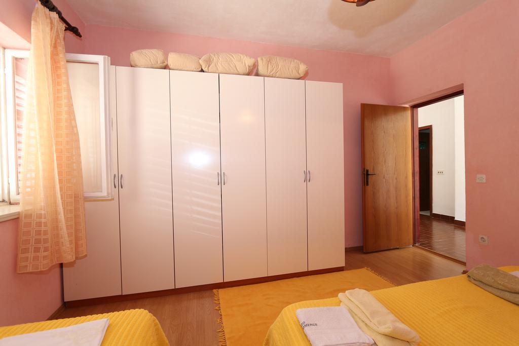 Apartments Antoneta Макарска Экстерьер фото