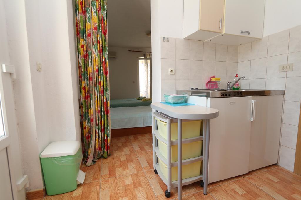 Apartments Antoneta Макарска Экстерьер фото