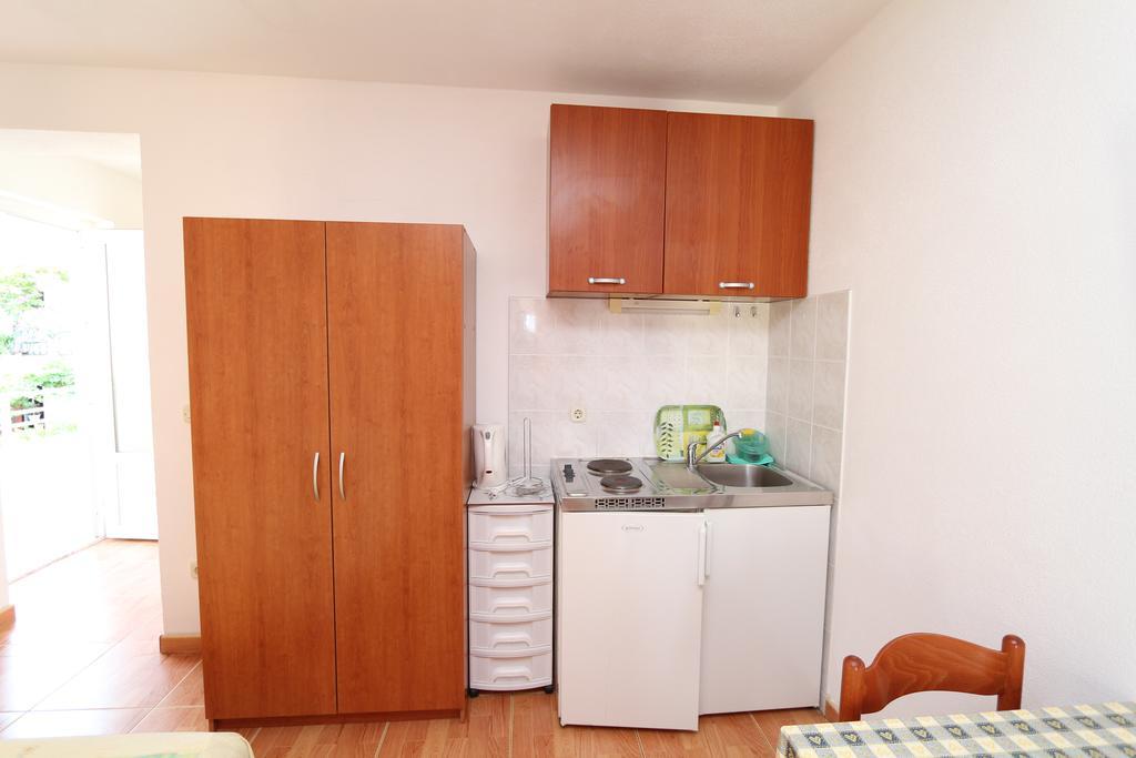 Apartments Antoneta Макарска Экстерьер фото